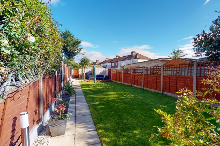 Images for Ramsden Drive, Collier Row, Romford EAID:ISSL BID:5996